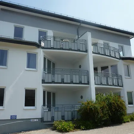 Grosse In Mit Balkon, Cleaning Included * فيلنغن