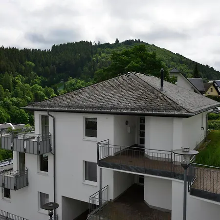 Grosse In Mit Balkon, Cleaning Included شقة *