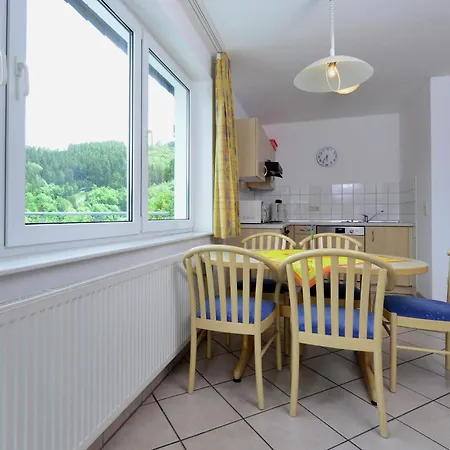 Grosse In Mit Balkon, Cleaning Included * فيلنغن