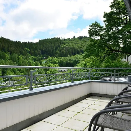 شقة Grosse In Mit Balkon, Cleaning Included *