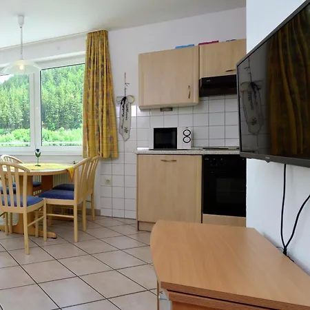 Grosse In Mit Balkon, Cleaning Included شقة فيلنغن